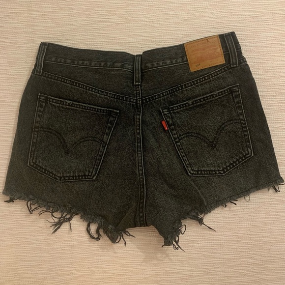 Levi’s 501 Shorts - Picture 3 of 4